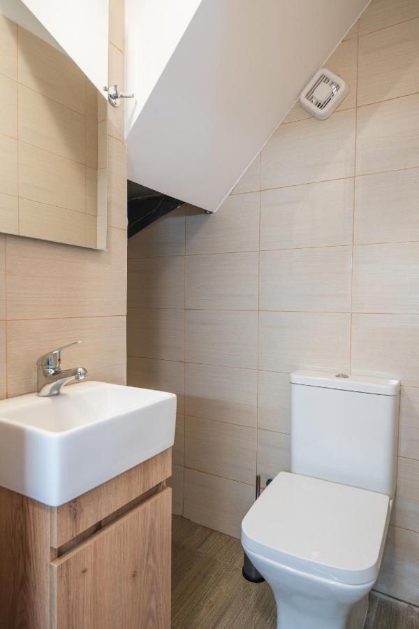 شقة Sunny Penthouse W/ Acropolis View Next To Metro أثينا المظهر الخارجي الصورة