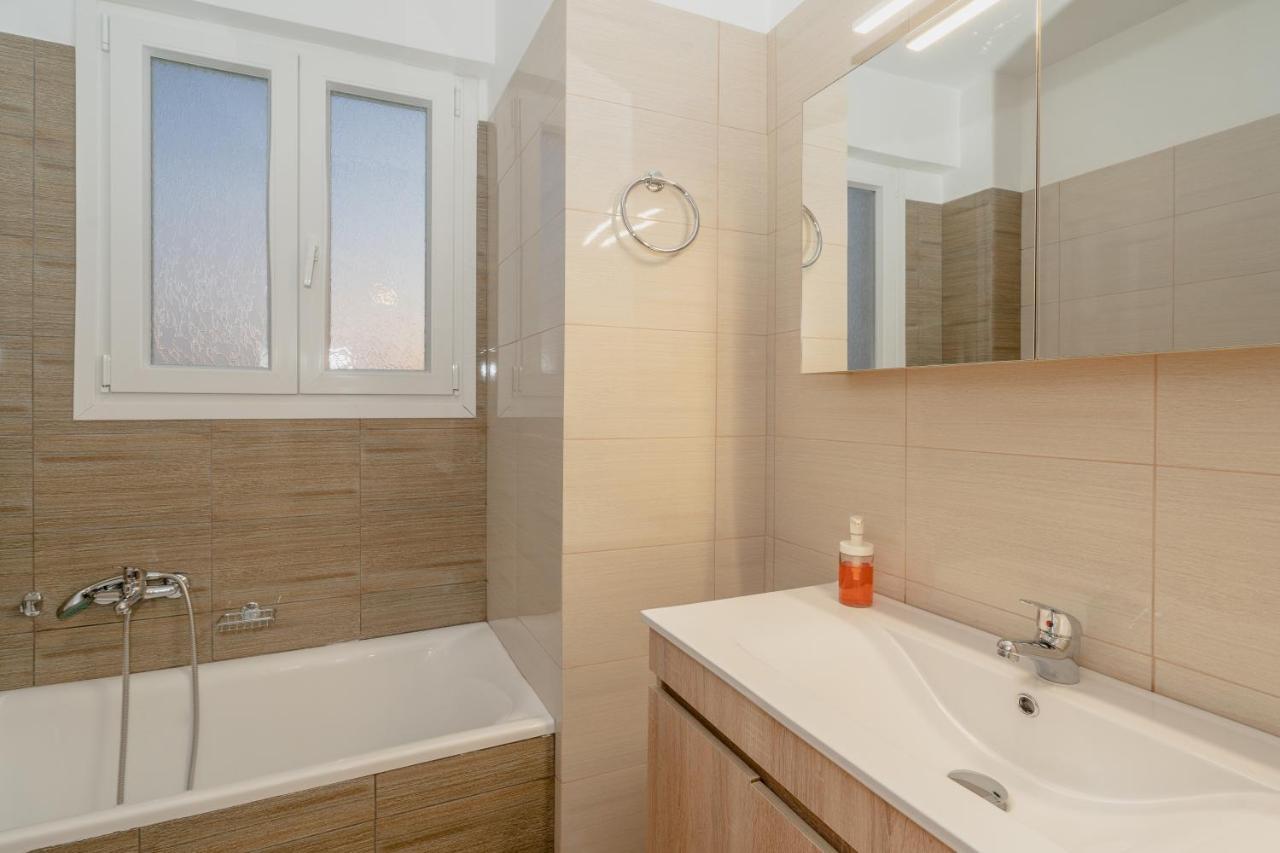 شقة Sunny Penthouse W/ Acropolis View Next To Metro أثينا المظهر الخارجي الصورة